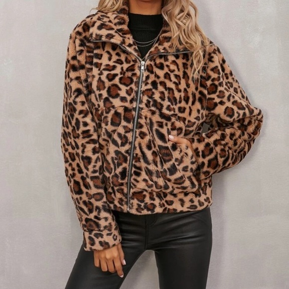 🆕LAST ONE!🛍 Luxe Leopard Teddy Coat 🐾 - Picture 2 of 4